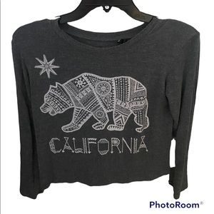 California gray/white shirt top